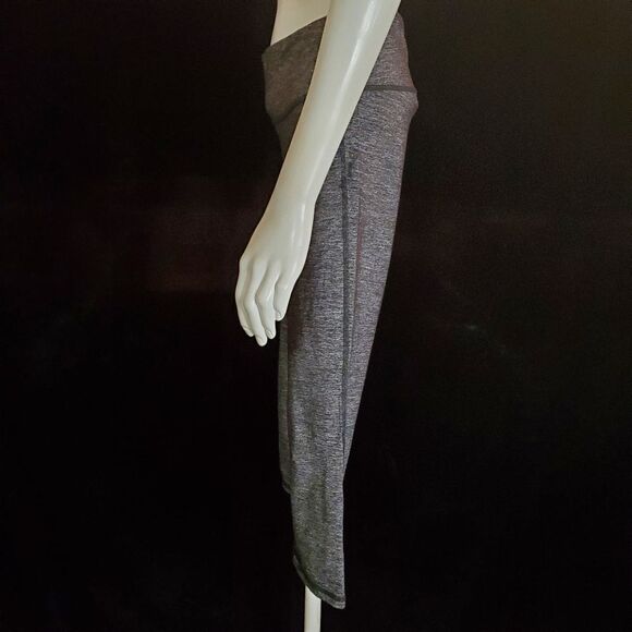 Athleta Gray Capri Leggings (S) - Picture 3 of 5